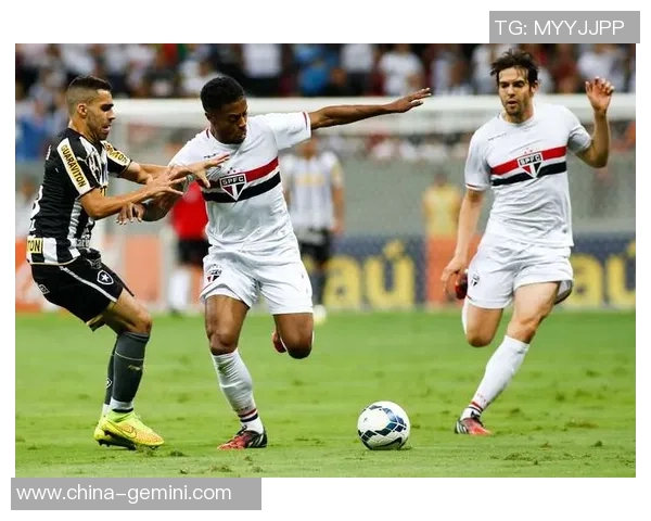 圣保罗与巴技的激烈对决揭示了足球战术与团队协作的完美结合