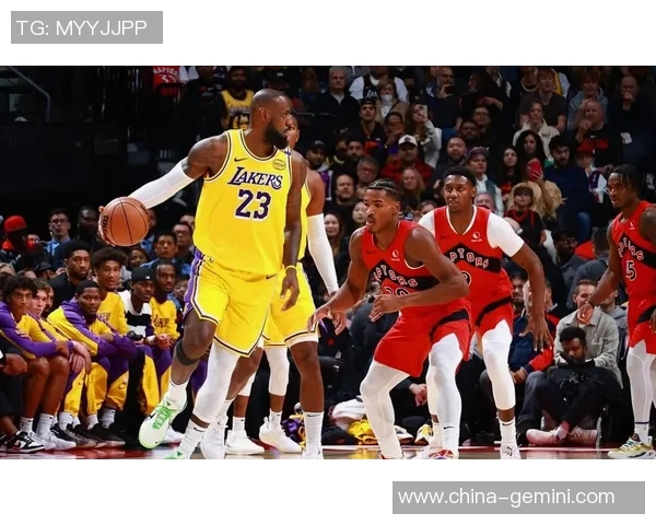 湖人对战雷霆第三场精彩回顾与赛后分析展现球队实力与战术较量